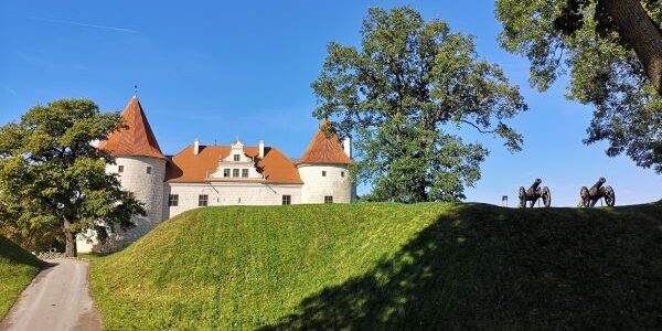 Bauska Castle 600 x 300